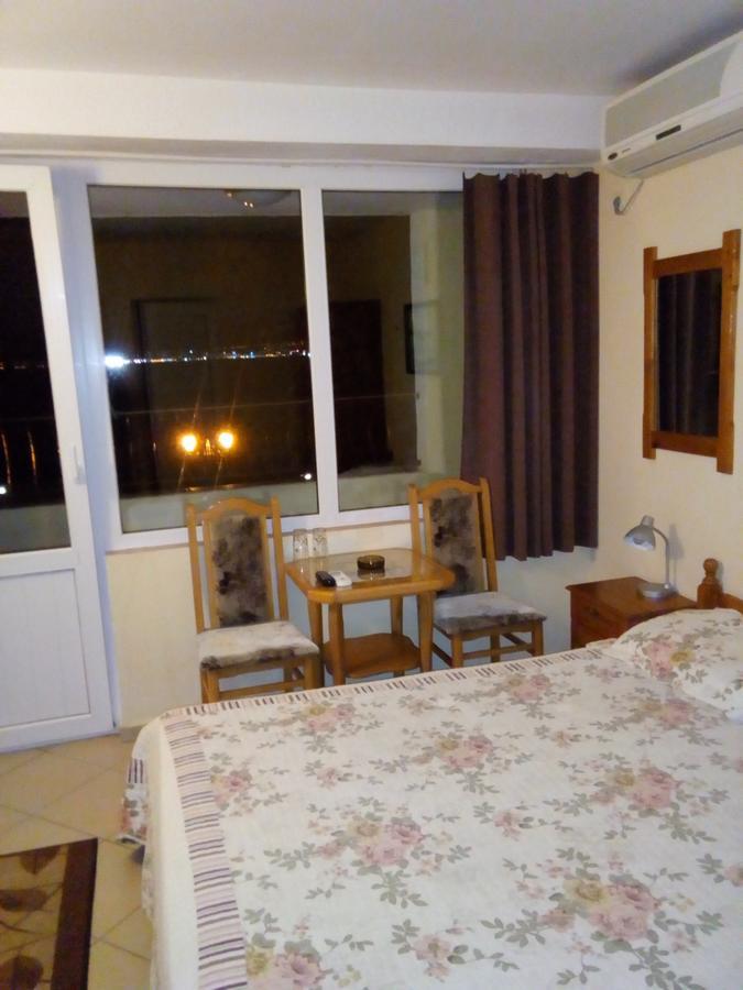 Guest House Tony Νεσέμπαρ Εξωτερικό φωτογραφία