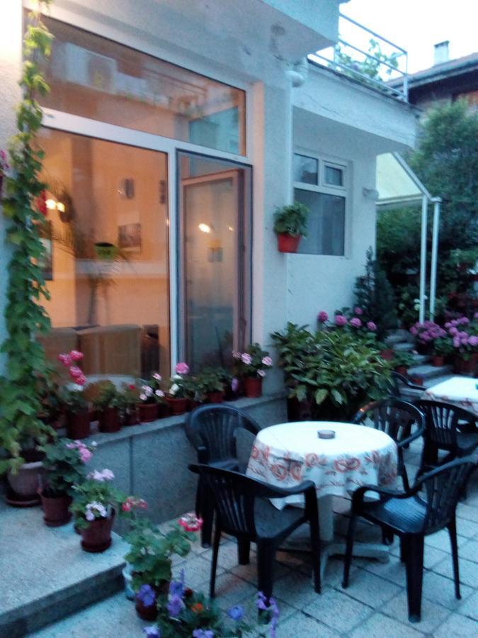 Guest House Tony Νεσέμπαρ Εξωτερικό φωτογραφία