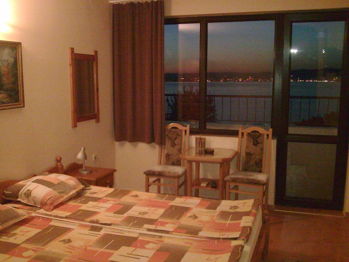 Guest House Tony Νεσέμπαρ Εξωτερικό φωτογραφία