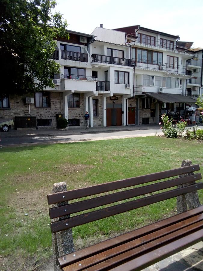 Guest House Tony Νεσέμπαρ Εξωτερικό φωτογραφία